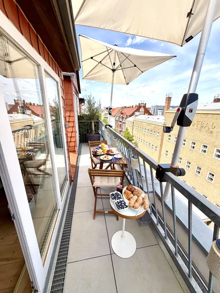 Wunderschöne Dachgeschosswohnung mit Traumblick / Beautiful top-floor with stunning views — photo 1